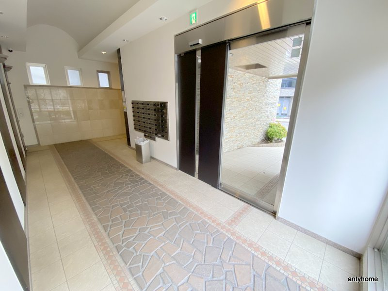 アリスマナーガーデン谷町　仲介手数料無料のロビー