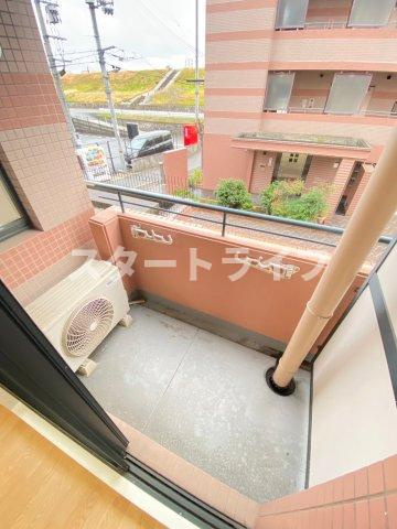大阪市淀川区西中島１丁目の賃貸マンションのバルコニー