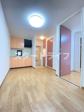大阪市淀川区西中島１丁目の賃貸マンションの居間・リビング