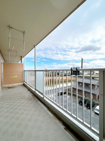 リフォーム済中古マンション　シャトレ愛松尾西　平成2年築のバルコニー