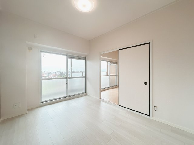 リフォーム済中古マンション　シャトレ愛松尾西　平成2年築の洋室|南側