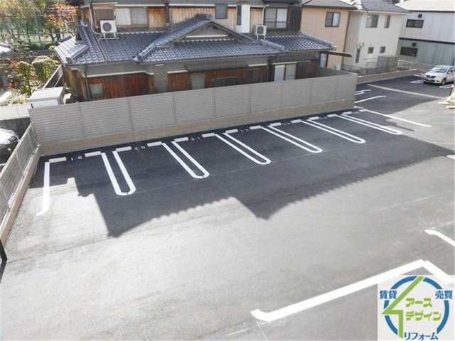 サンヒルズ・ラフォーレⅡの駐車場