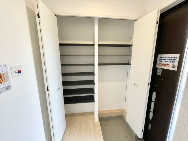 クレイドルガーデン姫路市広畑区才第８の収納