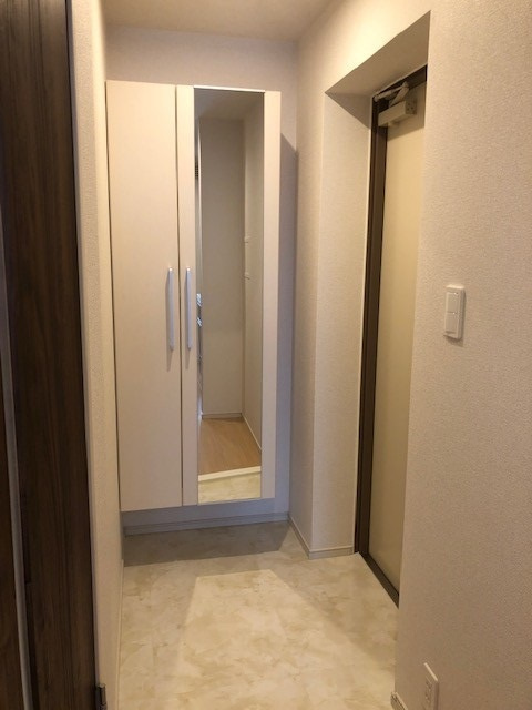 グリシーヌの玄関