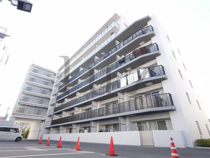 フロール横浜井土ヶ谷の外観