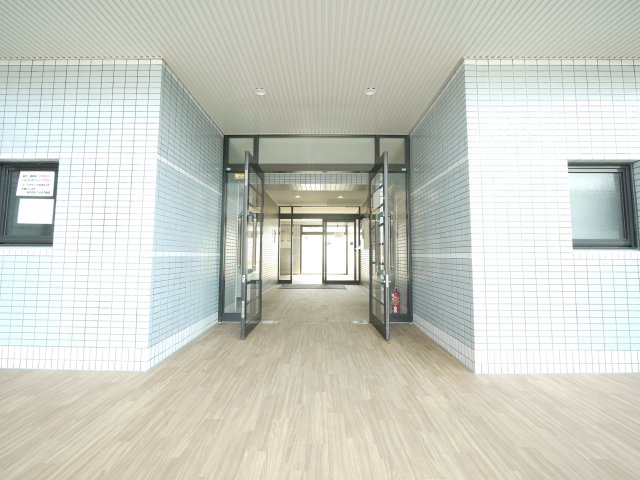 アルフィーネ厚生町のエントランス