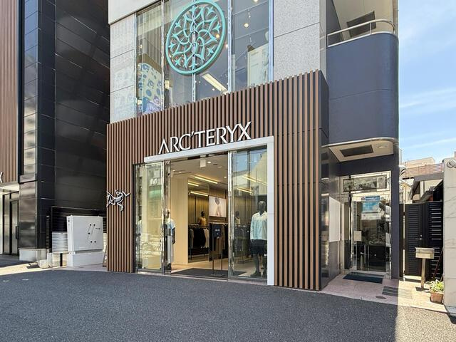 原宿山田ビルのエントランス