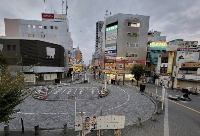 市川市南八幡４丁目の店舗事務所の周辺