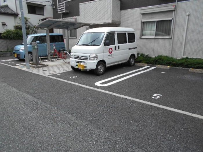セジュール　yosｈiの駐車場
