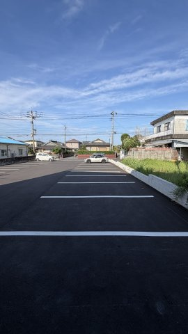 シャルール A棟の駐車場|駐車場に車を止められます