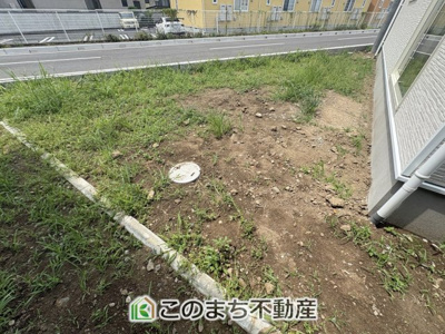 【庭】 | 常総市新石下第11　 | 同社施工物件写真。※建具やフローリング、その他仕様が異なる場合がございます。