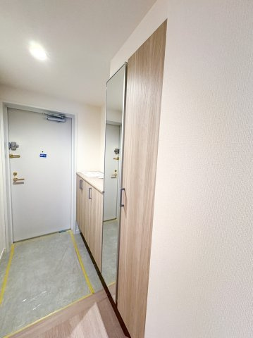コスモシティ北千住の玄関|コスモシティ北千住：玄関にはシューズボックスがあり靴もスッキリ収納可能です！