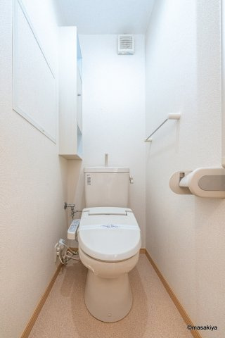 グレイス・チェスタ のトイレ
