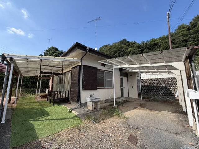 リフォームしました！～栃木県足利市大前町～の外観|土地面積364.50㎡（約110坪）のゆとりある敷地。ワンフロアで生活動線がスムーズな平屋物件です。