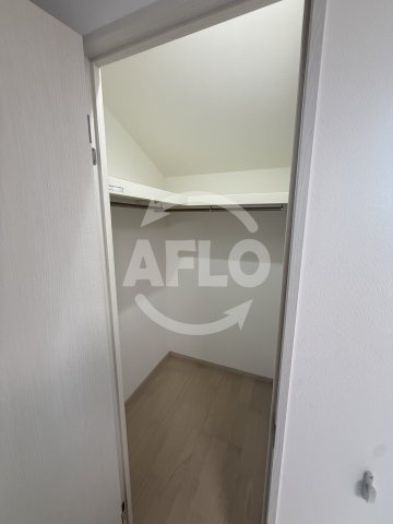 ウェルスクエア長居公園Ⅱの収納|ウェルスクエア長居公園Ⅱ　ウォークインクローゼット