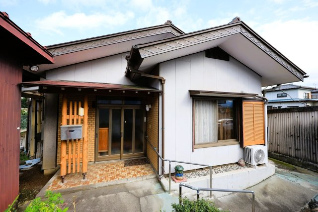 赤城山麓の豊かな緑と清流に包まれた、穏やかな住宅地　～群⾺県渋川市⾚城町敷島～