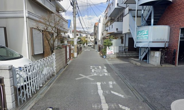 シャルル高槻の周辺