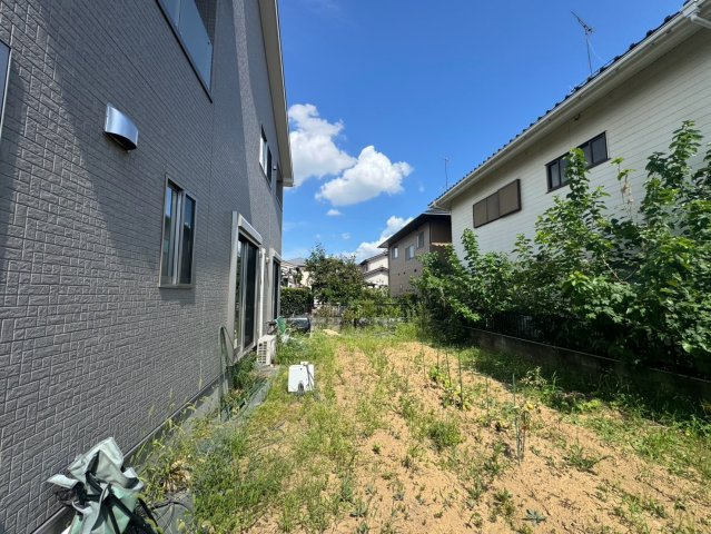 -三丁目不動産-　太田市新田木崎町　令和4年築　築浅美観住宅の庭