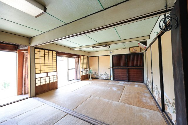 2階に約30帖の多目的空間あり～群馬県藤岡市坂原～の和室|障子を外せば大空間。風が通り抜ける和室の連続間取りです。