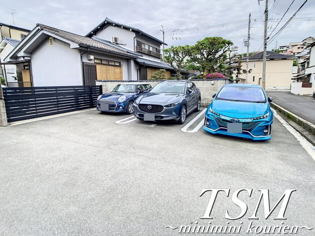 プランドールⅠの駐車場