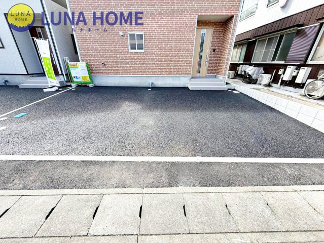 土浦市小松第7　新築戸建　1号棟の駐車場