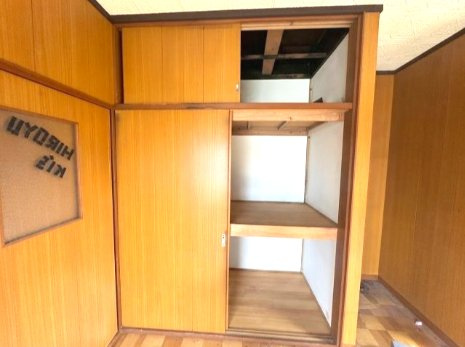DIYで自分好みに再現可能！～群馬県富岡市七日市～の洋室|奥行きのある収納スペース。季節物の整理にも重宝します。