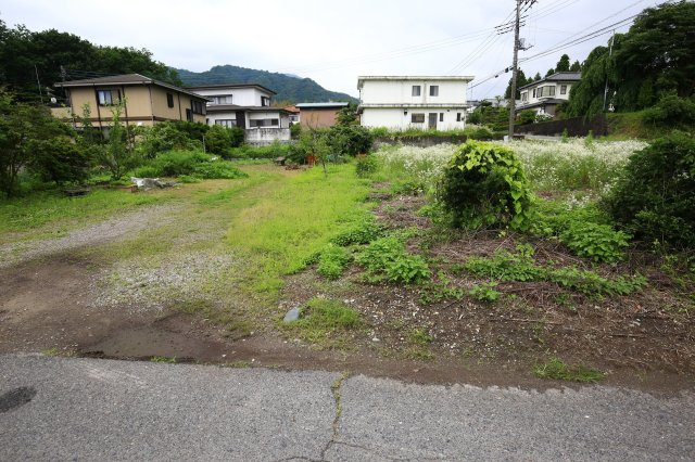 群馬県渋川市伊香保町伊香保～土地～の外観|道路からの高低差が少なく、敷地内へ進みやすい形状です