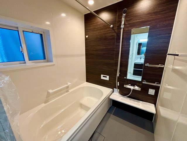 ワイウッドコート館林市東美園町第1期の浴室