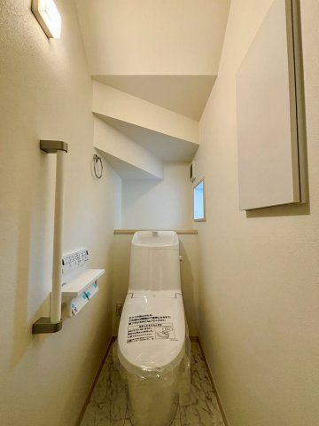 ワイウッドコート館林市東美園町第1期のトイレ