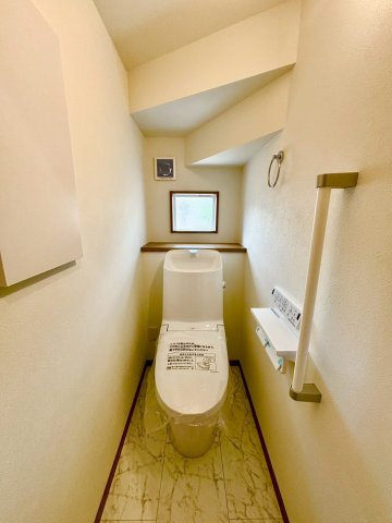 ワイウッドコート館林市東美園町第1期のトイレ