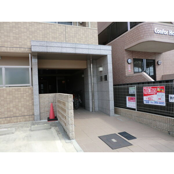 カーサ・ルピナス　名古屋市賃貸　仲介手数料無料のエントランス