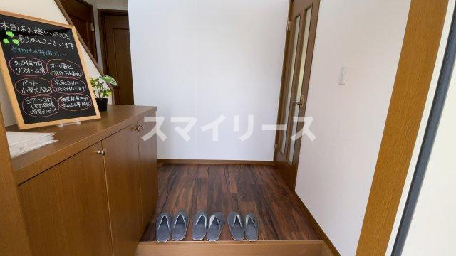 野田市山崎戸建の玄関