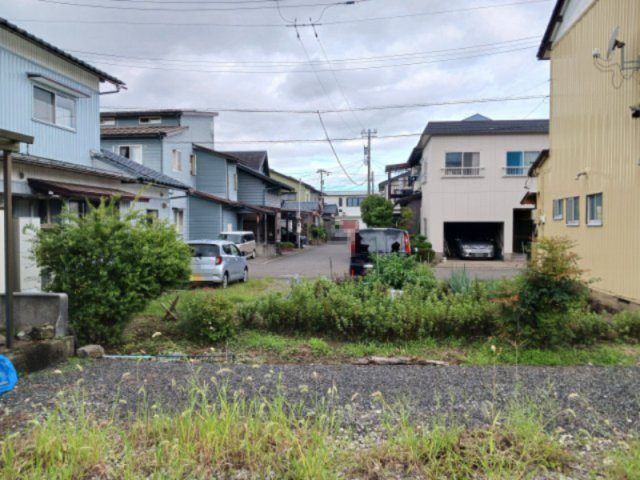東側