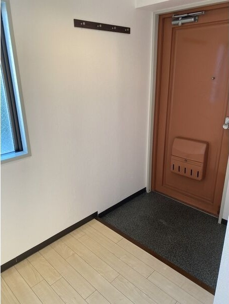 ハイツかなれの玄関
