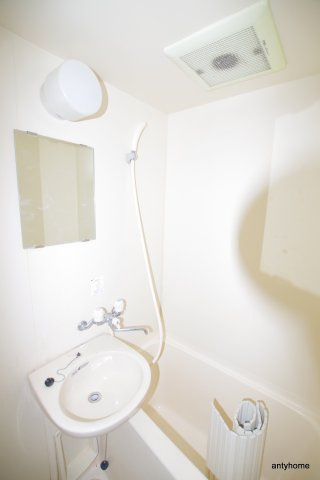 リーガル西天満　仲介手数料無料の浴室