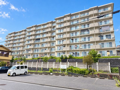 【外観】 | 上大岡セントラルハイツＣ棟　バス停約2分/4LDK/周辺商業施設充実 | ◆住宅ローンのご相談や周辺環境のご案内も含め、ローンに詳しい、地元に詳しいスタッフがお出迎えさせていただきます。お気軽にご相談ください。