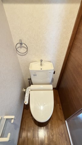 サンハイツ川西L棟のトイレ|おしりの味方、温水洗浄便座付き