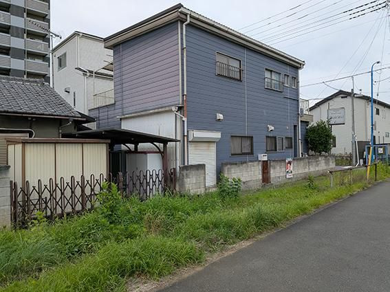 坂戸市仲町　中古売戸建の前面道路含む現地写真