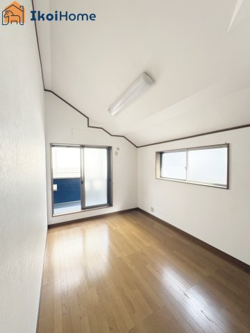 神戸市西区伊川谷町有瀬　中古戸建の子供部屋|【ホームページに現地動画掲載中】●年中無休：当日予約可●バルコニーに面した明るいお部屋です♪