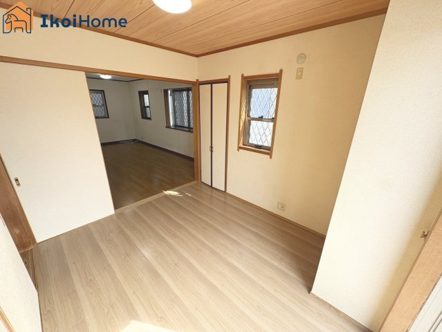 神戸市西区伊川谷町有瀬　中古戸建の内装|【ホームページに現地動画掲載中】●年中無休：当日予約可●お子様の遊び場や客間としても便利な1階洋室。
