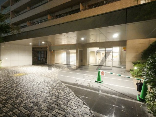 ザパークハウス横濱中山のエントランス