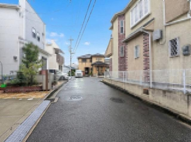 郡津3丁目　中古一戸建ての前面道路含む現地写真|■物件内覧・資金計画相談・住宅ローン相談、リフォーム相談、お問合せ受付中■
※当日・翌日のご内覧、ご相談はお電話でのお問合せがスムーズです！