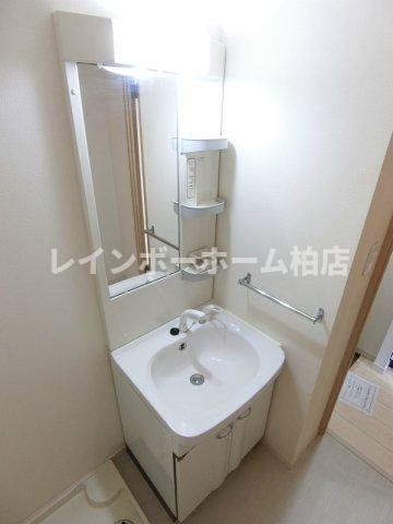 仲介手数料（賃料の1.10ヵ月）の50％OFF対象物件！の独立洗面台