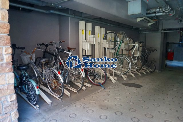 ガラ・グランディ日本橋の駐車場