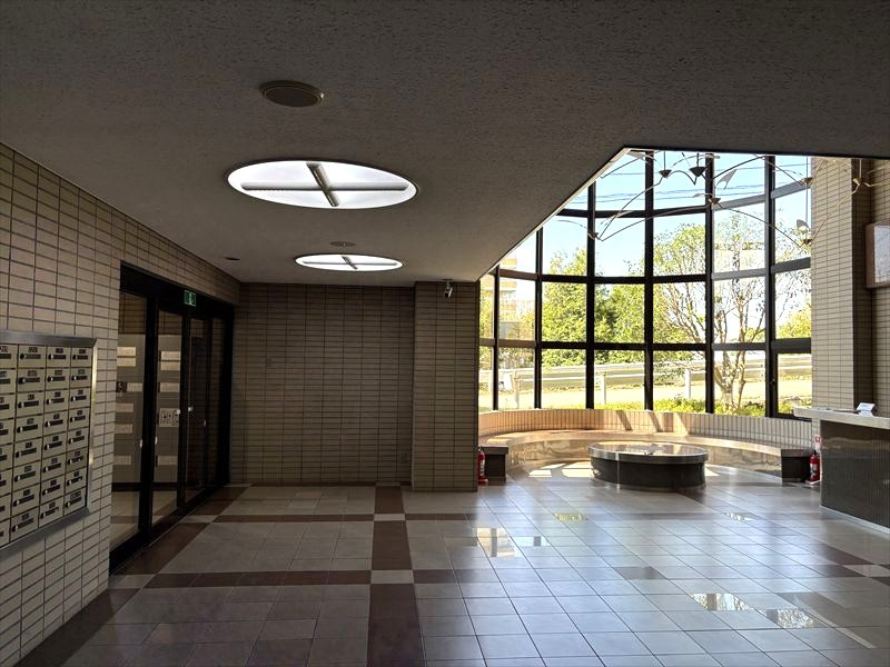 山形市銅町二丁目5-17ネオハイツ千歳公園のエントランス