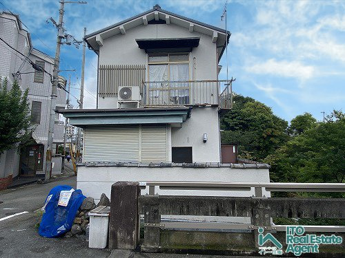 衣笠北荒見町 店舗の外観