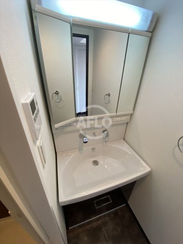 S-RESIDENCE淀屋橋の独立洗面台|S-RESIDENCE淀屋橋　洗面化粧台