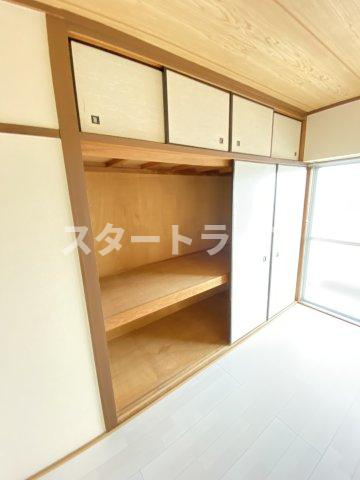 大阪市東淀川区豊里５丁目の賃貸マンションの収納