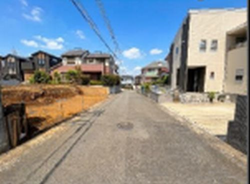 【仲介手数料０円】伊勢原市沼目3丁目　土地（売地）の前面道路含む現地写真|伊勢原市沼目3丁目　土地（売地）