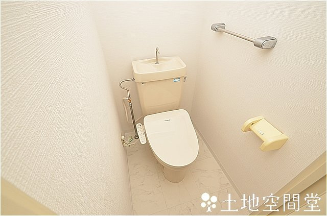 北九州市八幡西区岡田町の賃貸マンションのトイレ